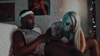 Christina Shine aime branler une bite black sur Xnxx